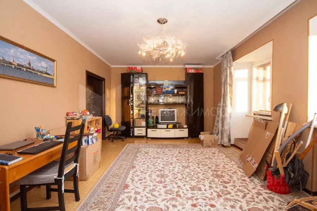 3-к кв. Тюменская область, Тюмень ул. 50 лет Октября, 1 (104.0 м) - Фото 1