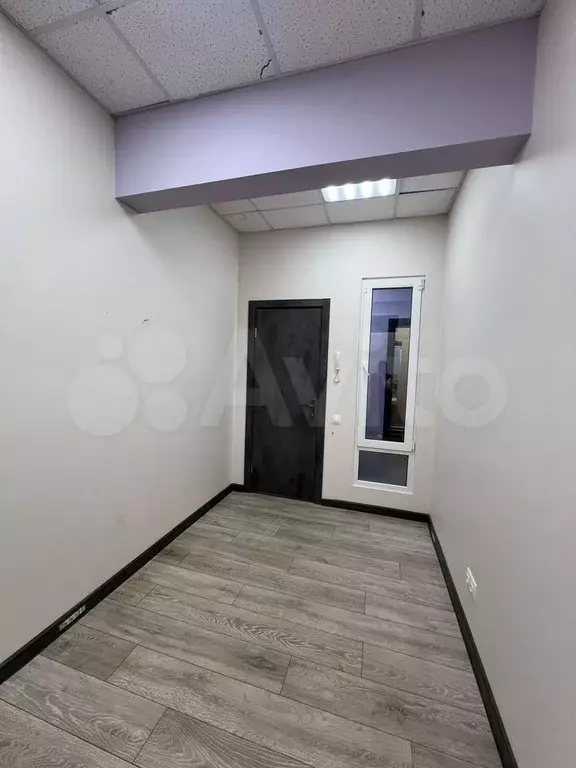 Сфис, 4.5 м на 1 этаже без окна - Фото 0