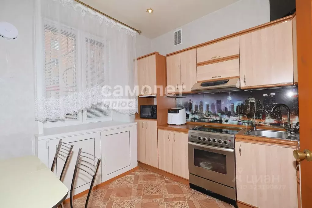 2-к кв. Кемеровская область, Кемерово Гурьевская ул., 14 (55.6 м) - Фото 2