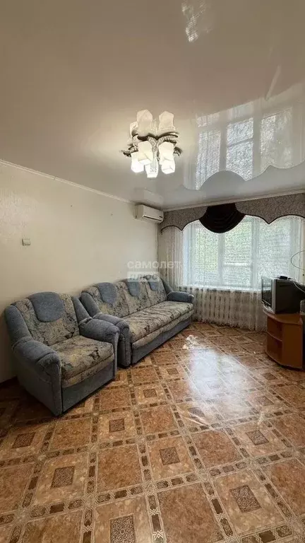 2-к кв. Астраханская область, Астрахань ул. Александрова, 5 (36.8 м) - Фото 0