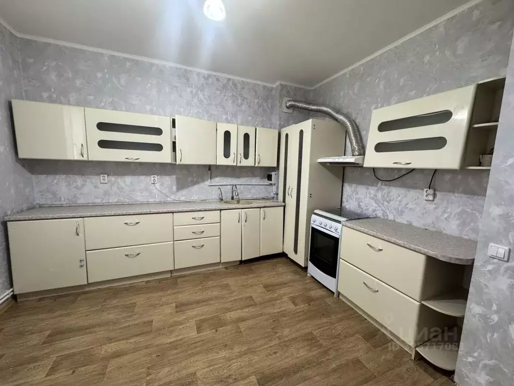 4-к кв. Астраханская область, Наримановский район, пос. Мирный ул. ... - Фото 1