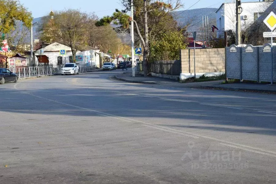 Участок в Севастополь с. Орлиное, ул. Кипарисовая, 18 (18.0 сот.) - Фото 2