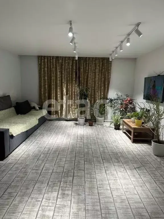 Дом в Бурятия, Улан-Удэ пос. Сосновый, ул. Братская, 33 (238 м) - Фото 1