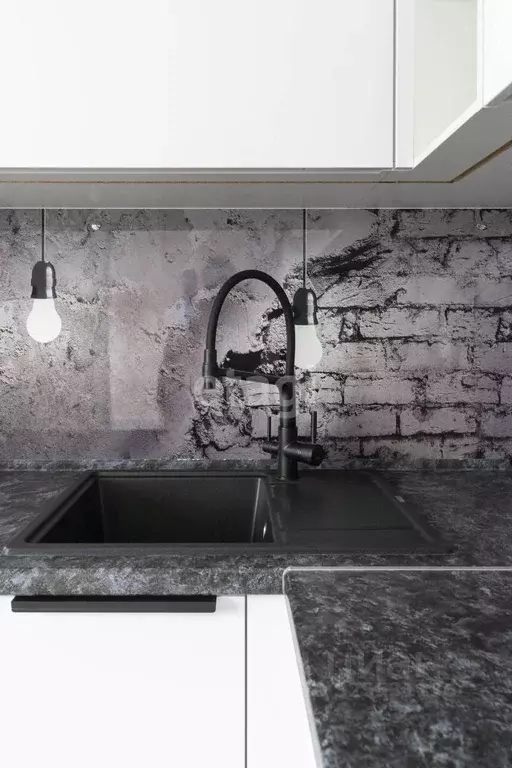 2-к кв. Тюменская область, Тюмень ул. Константина Посьета, 5 (58.9 м) - Фото 0