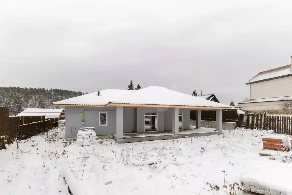 Дом в Свердловская область, Сысертский муниципальный округ, с. ... - Фото 1