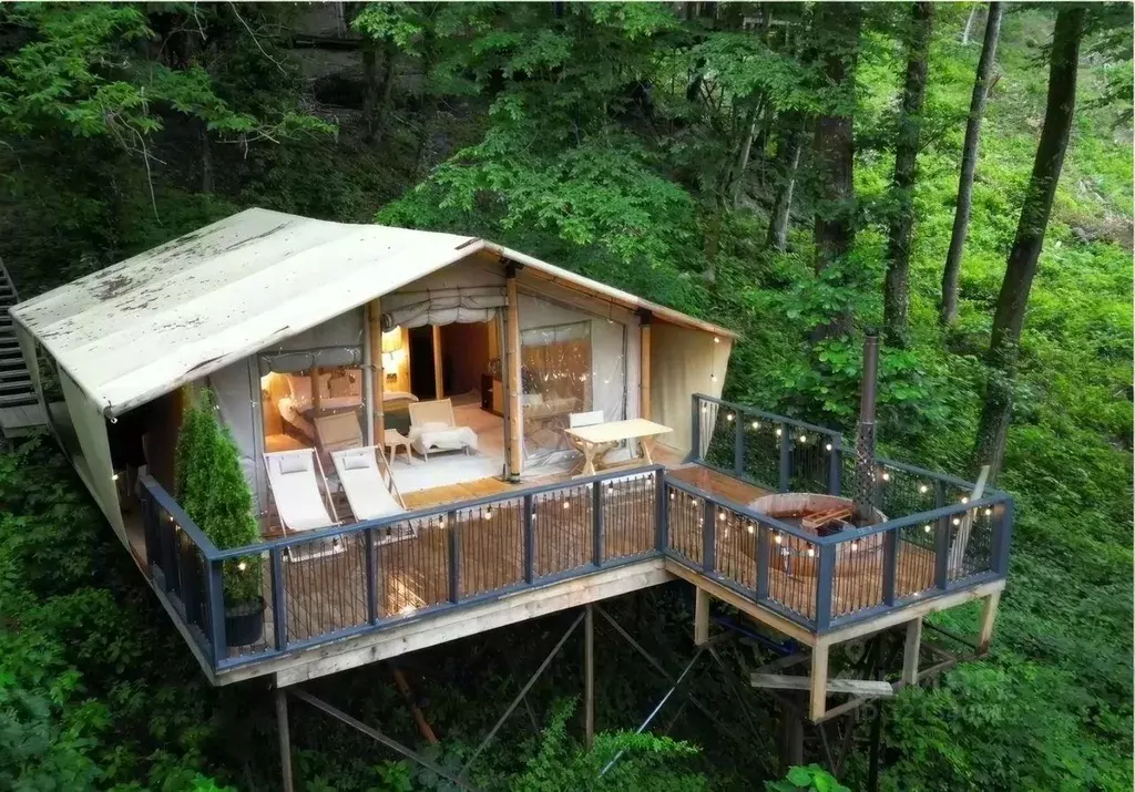 Дом в Краснодарский край, Сочи Красная Поляна пгт, ул. Защитников ... - Фото 1