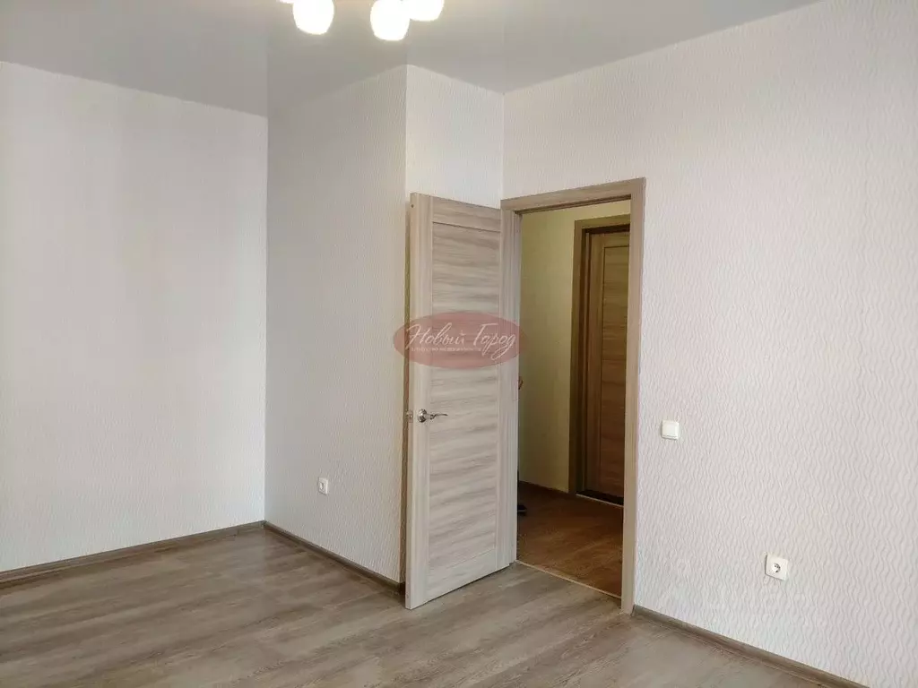 1-к кв. Тюменская область, Тюмень ул. Фармана Салманова, 6 (35.0 м) - Фото 2