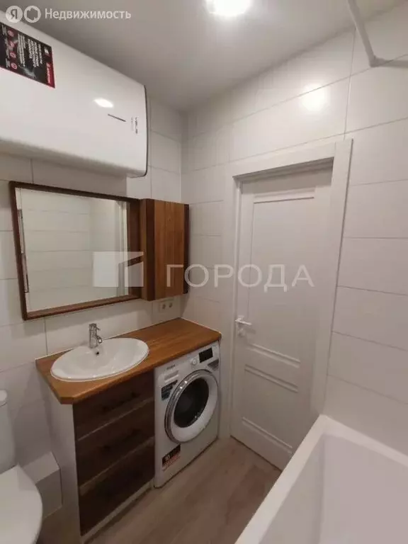 3-комнатная квартира: Барнаул, улица Попова, 134 (57.6 м) - Фото 1
