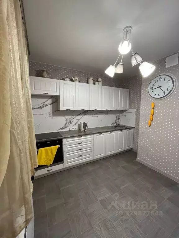 3-к кв. Московская область, Химки ул. Панфилова, 9 (80.0 м) - Фото 0