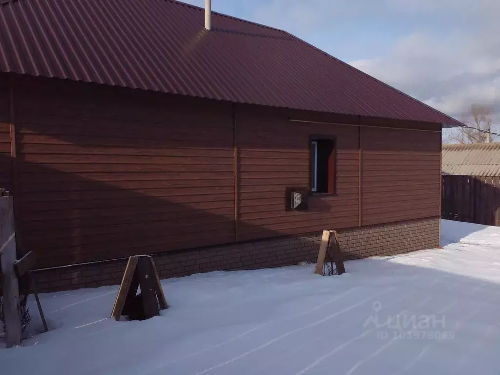 Дом в Белгородская область, Старооскольский городской округ, с. ... - Фото 1