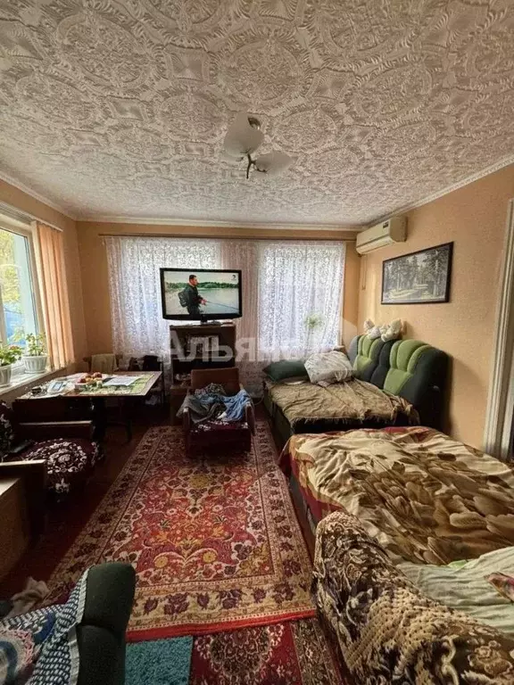 Дом в Ростовская область, Тацинский район, пос. Жирнов ул. Шоссейная ... - Фото 1