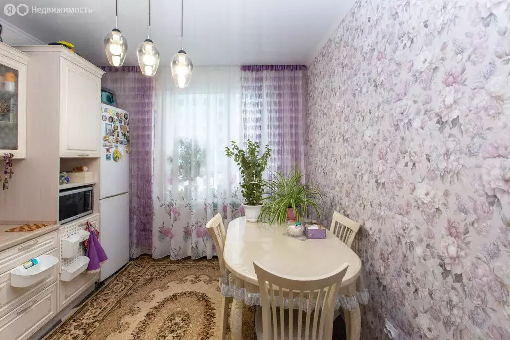 2-комнатная квартира: Тобольск, микрорайон Центральный, 27 (56.8 м) - Фото 1
