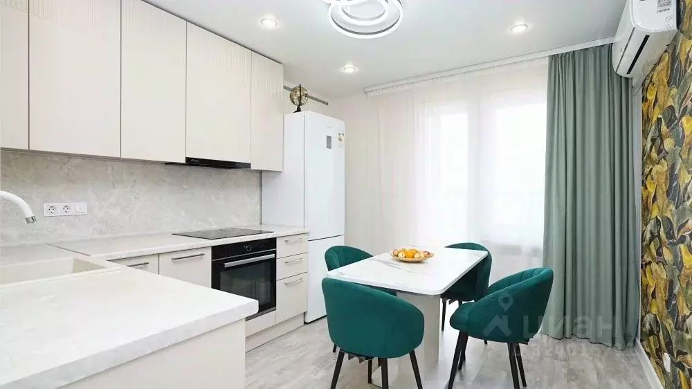 3-к кв. Татарстан, Казань ул. Александра Курынова, 4к4 (73.0 м) - Фото 1