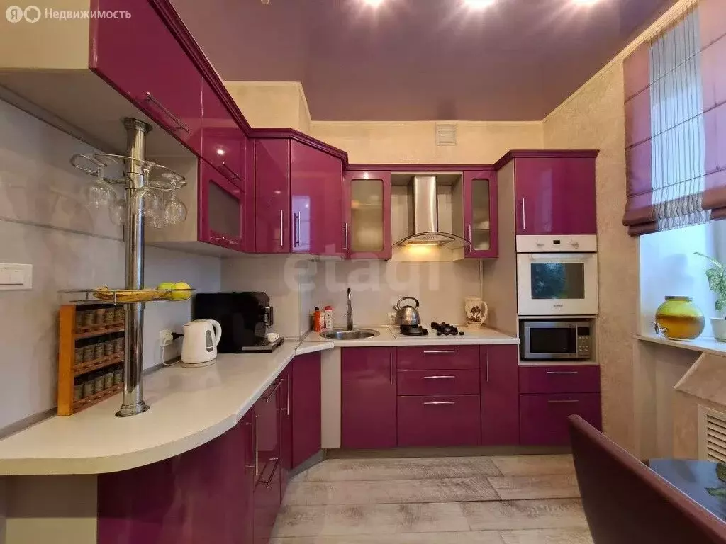 3-комнатная квартира: Череповец, улица Металлургов, 8 (75 м) - Фото 2