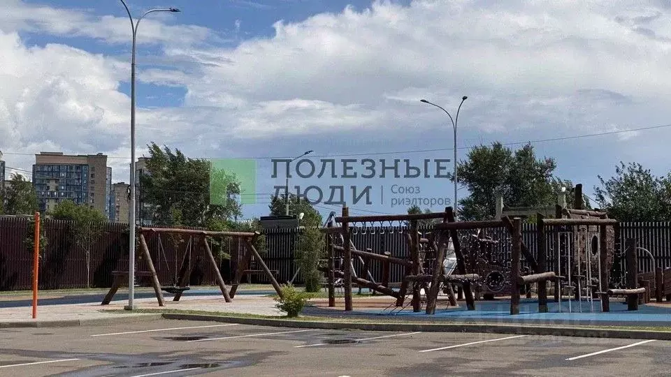3-к кв. Красноярский край, Красноярск ул. Авиаторов, 3 (98.1 м) - Фото 1