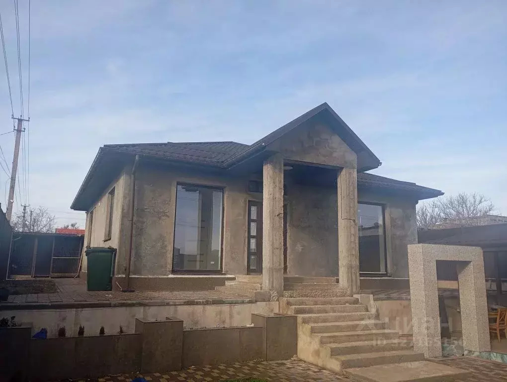 Дом в Крым, Сакский район, Суворовское с/пос, Заводское СПК ул. ... - Фото 1