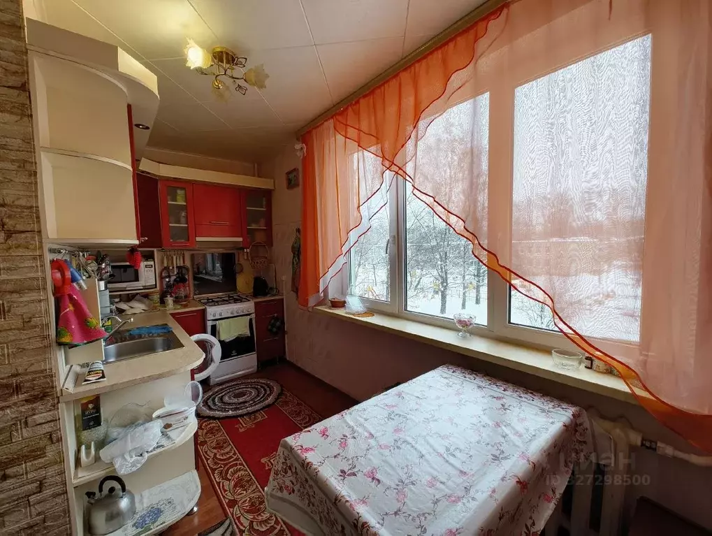 3-к кв. Ленинградская область, Тихвин 3-й мкр, 14 (65.6 м) - Фото 1