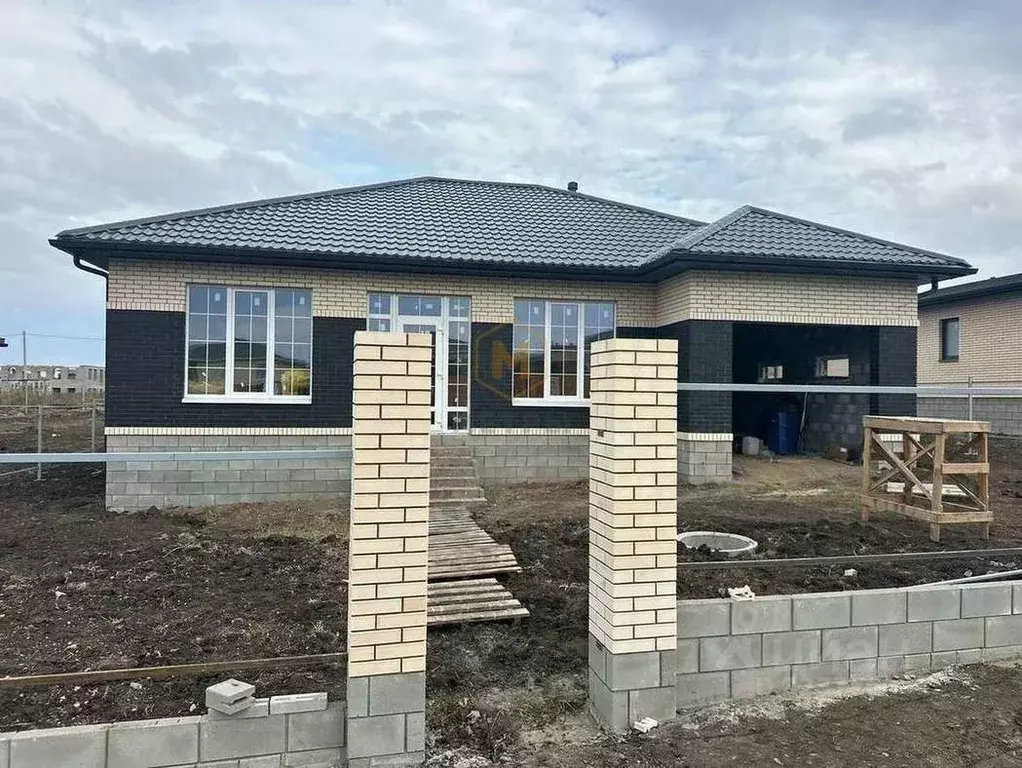 Дом в Белгородская область, Белгородский район, Дубовское с/пос, пос. ... - Фото 1