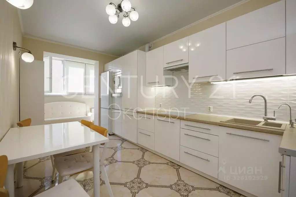 2-к кв. Калининградская область, Калининград Осенняя ул., 4 (69.7 м) - Фото 1