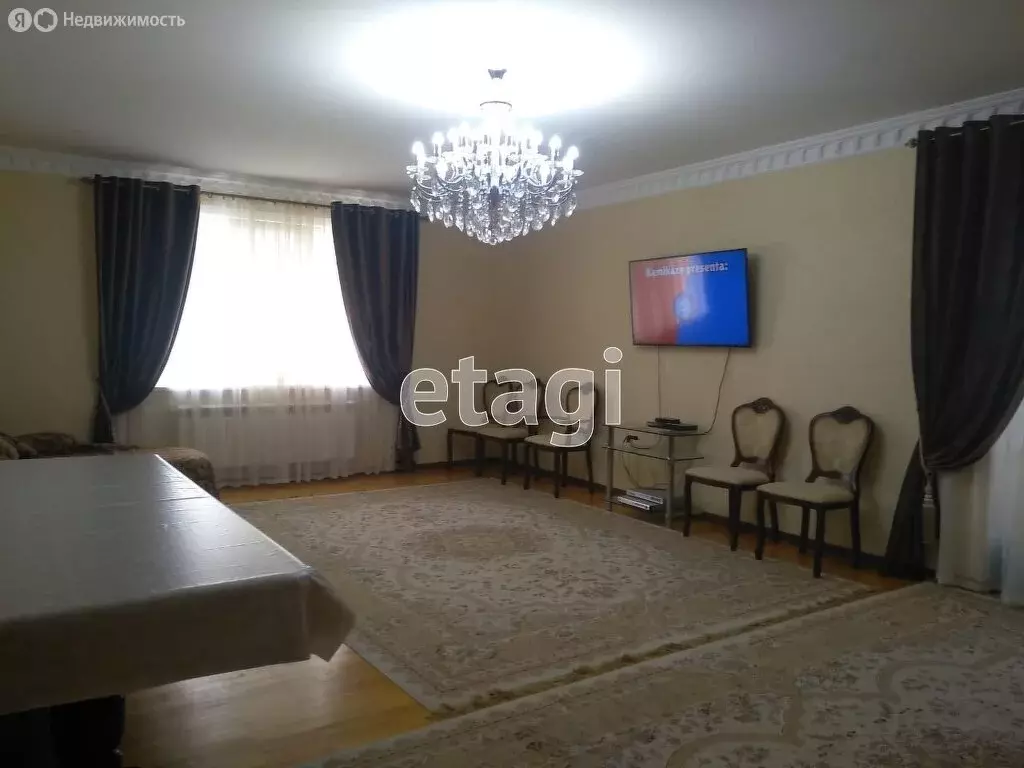 4-комнатная квартира: Нальчик, улица Тарчокова, 19Ак1 (150.7 м) - Фото 1