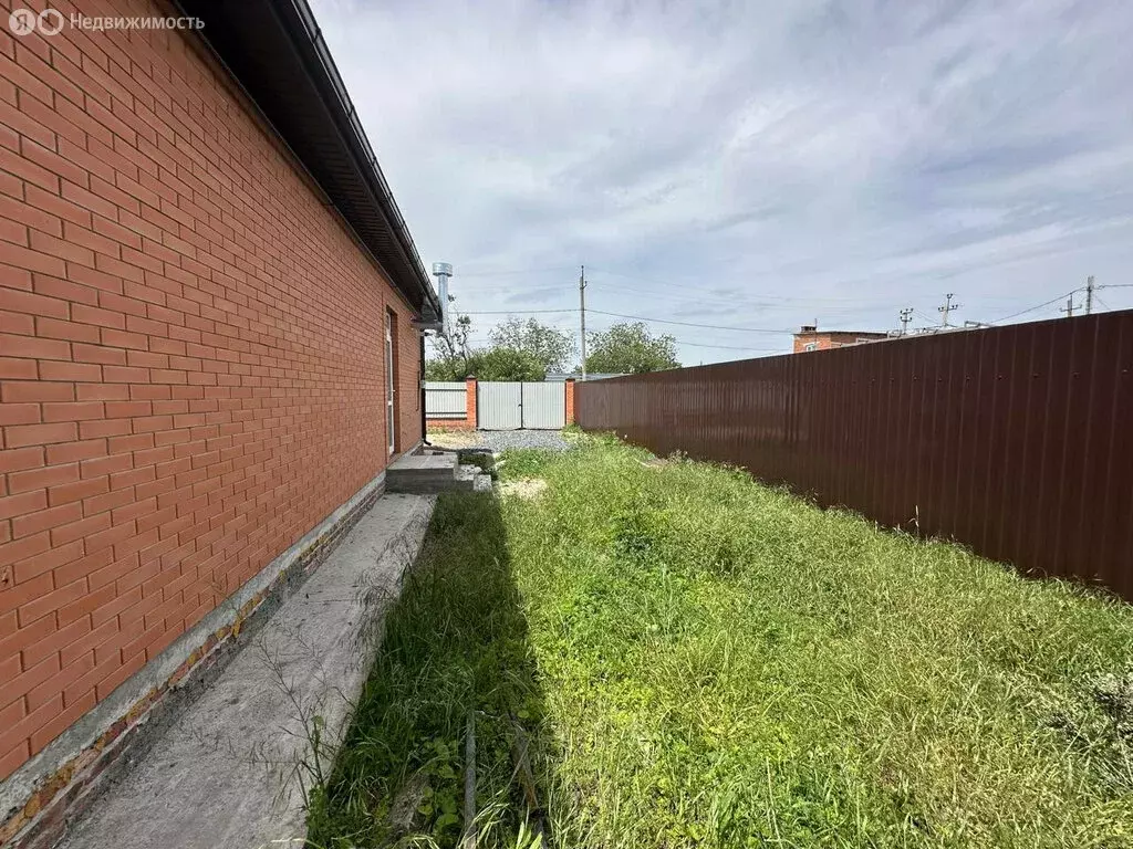 Дом в Новочеркасск, Бирюзовая улица, 38 (100 м) - Фото 1