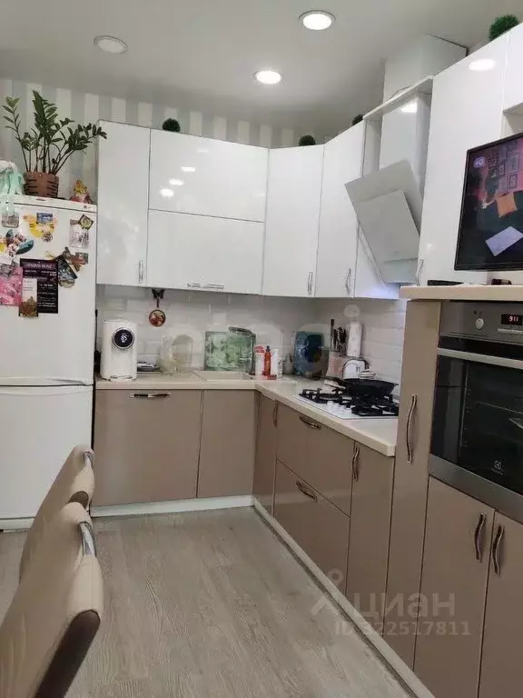 3-к кв. Вологодская область, Вологда ул. Некрасова, 2 (79.1 м) - Фото 1