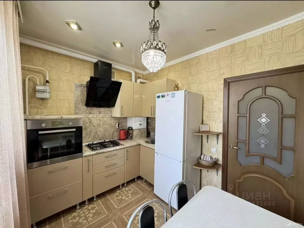 2-к кв. Ростовская область, Таганрог ул. Адмирала Крюйса, 23/10 (60.0 ... - Фото 0
