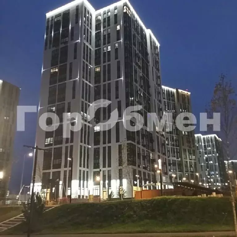 Продается 4-комнатная квартира - Фото 1