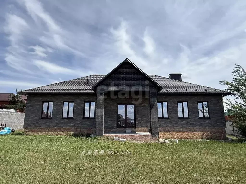 Дом в Белгородская область, Белгородский район, Тавровское с/пос, с. ... - Фото 1