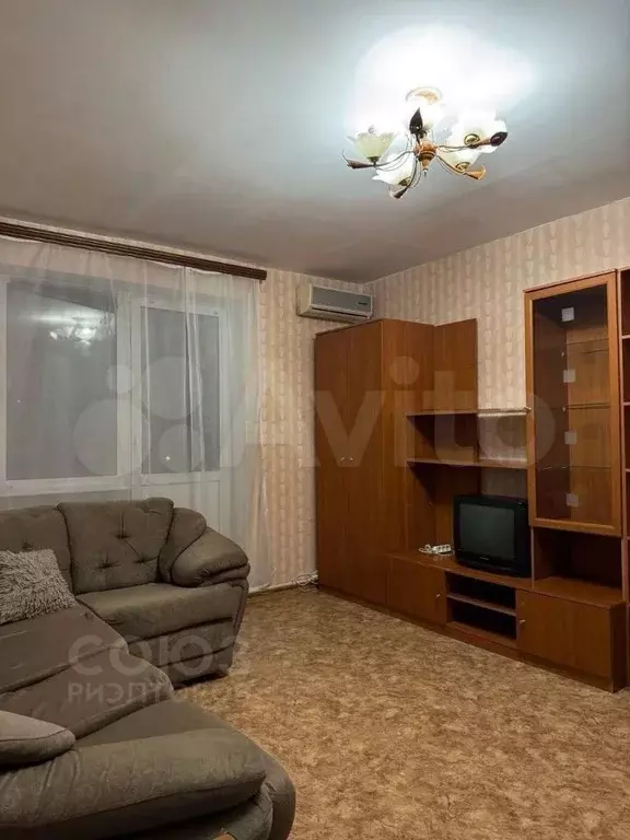 1-к. квартира, 50 м, 4/9 эт. - Фото 1