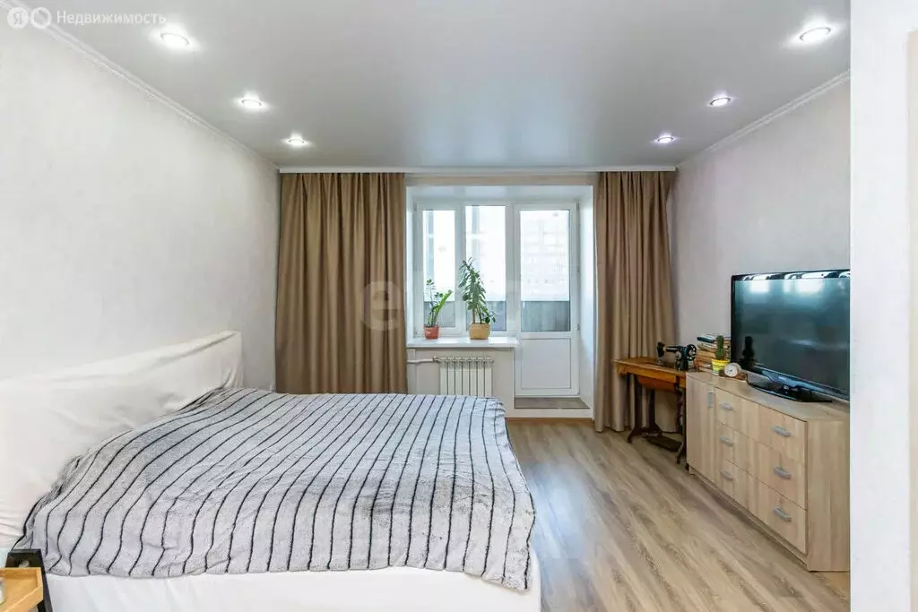 1-комнатная квартира: Тюмень, Линейная улица, 17 (45 м) - Фото 1