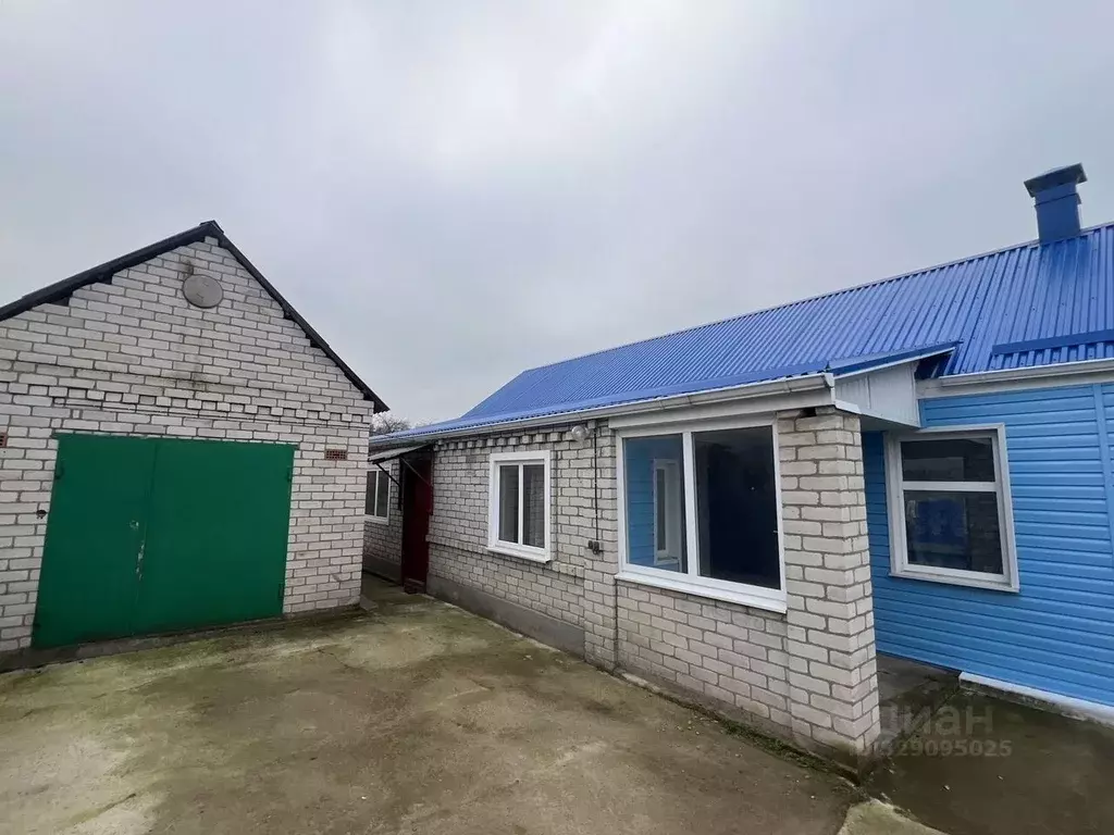 Дом в Краснодарский край, Гулькевичский район, с. Новоукраинское ул. ... - Фото 2