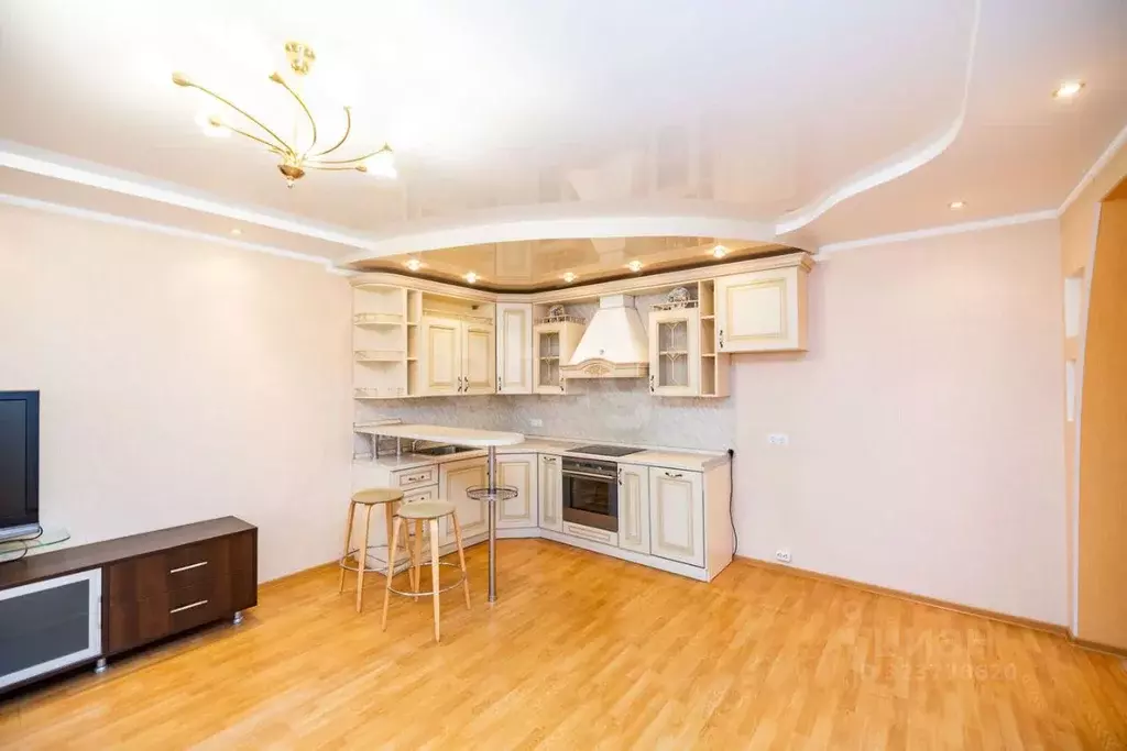 2-к кв. Ханты-Мансийский АО, Сургут Комсомольский просп., 19 (85.7 м) - Фото 1