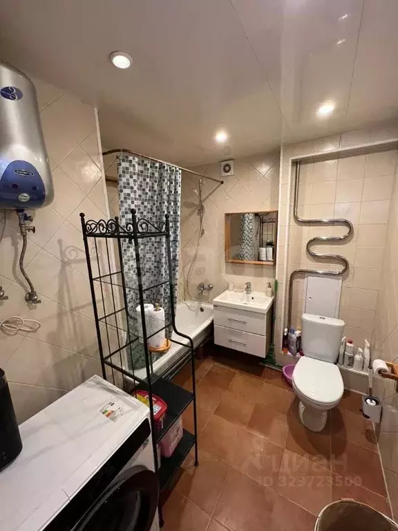 2-к кв. Тюменская область, Тюмень ул. Красных Зорь, 31 (59.8 м) - Фото 1