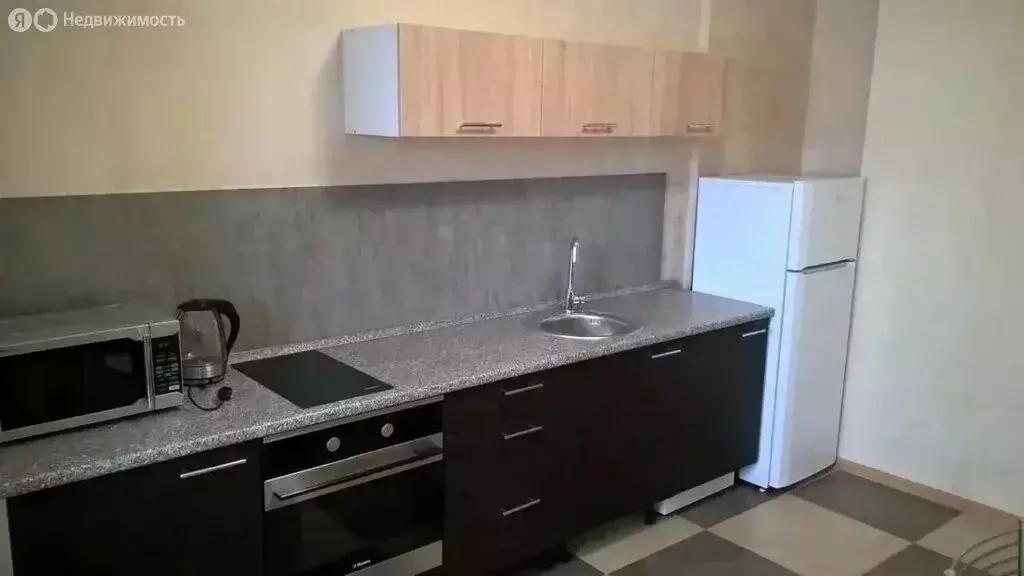 1-комнатная квартира: Тюмень, улица Николая Фёдорова, 17к2 (42.6 м) - Фото 1