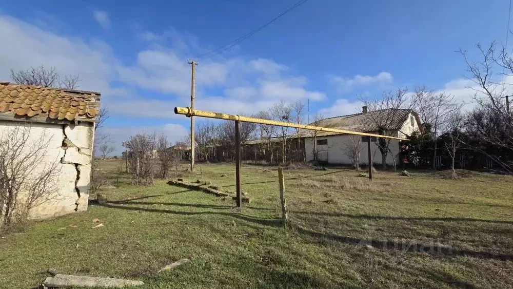 Дом в Крым, Черноморский район, Далековское с/пос, с. Северное ул. ... - Фото 1
