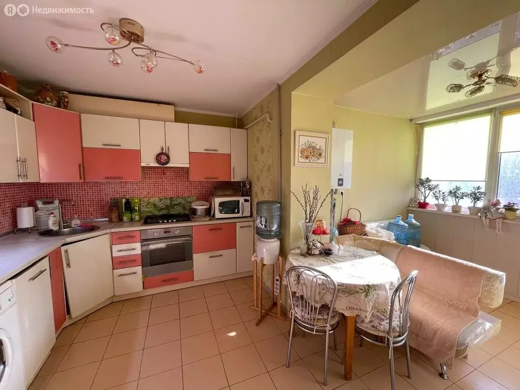 3-комнатная квартира: Евпатория, улица 9 Мая, 126 (77.5 м) - Фото 0