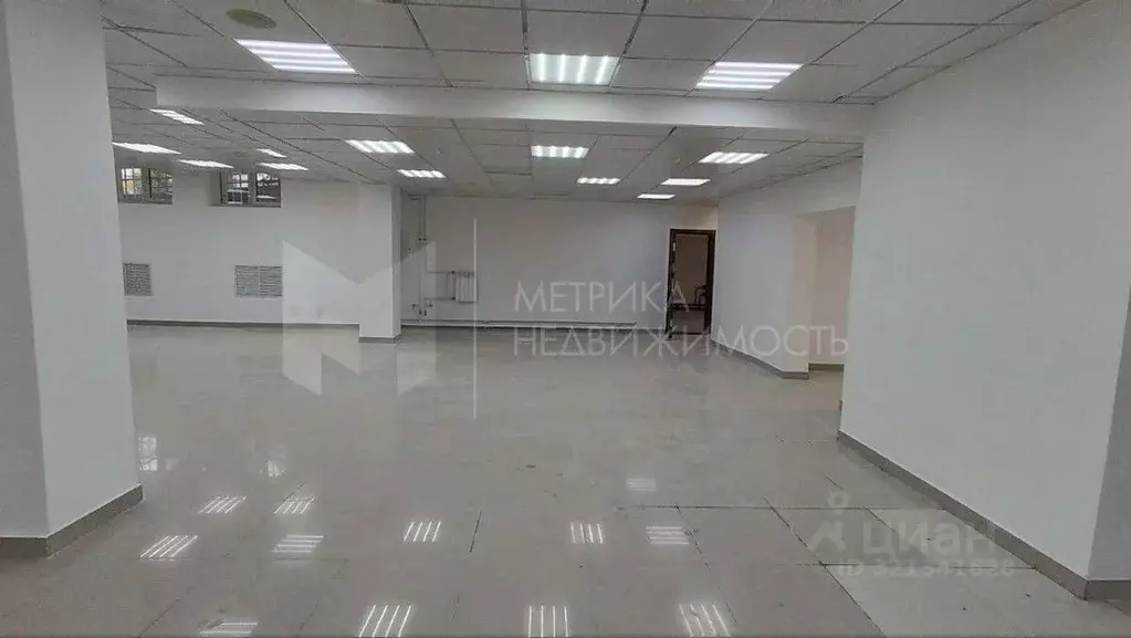 Помещение свободного назначения в Тюменская область, Тюмень ул. ... - Фото 1