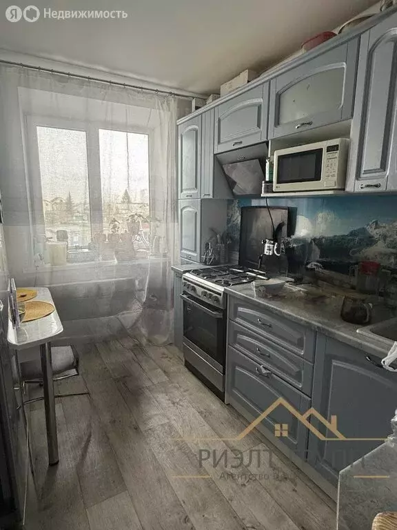 4-комнатная квартира: Казань, улица Голубятникова, 24 (75.4 м) - Фото 1