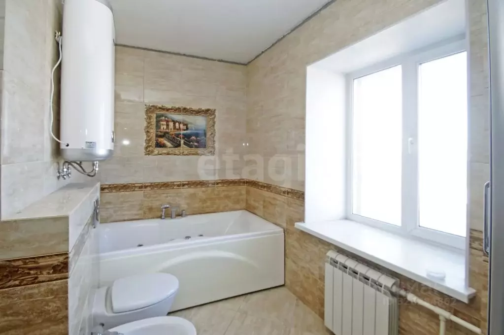 4-к кв. Омская область, Омск ул. 16-й Военный городок, 417/1 (139.7 м) - Фото 1