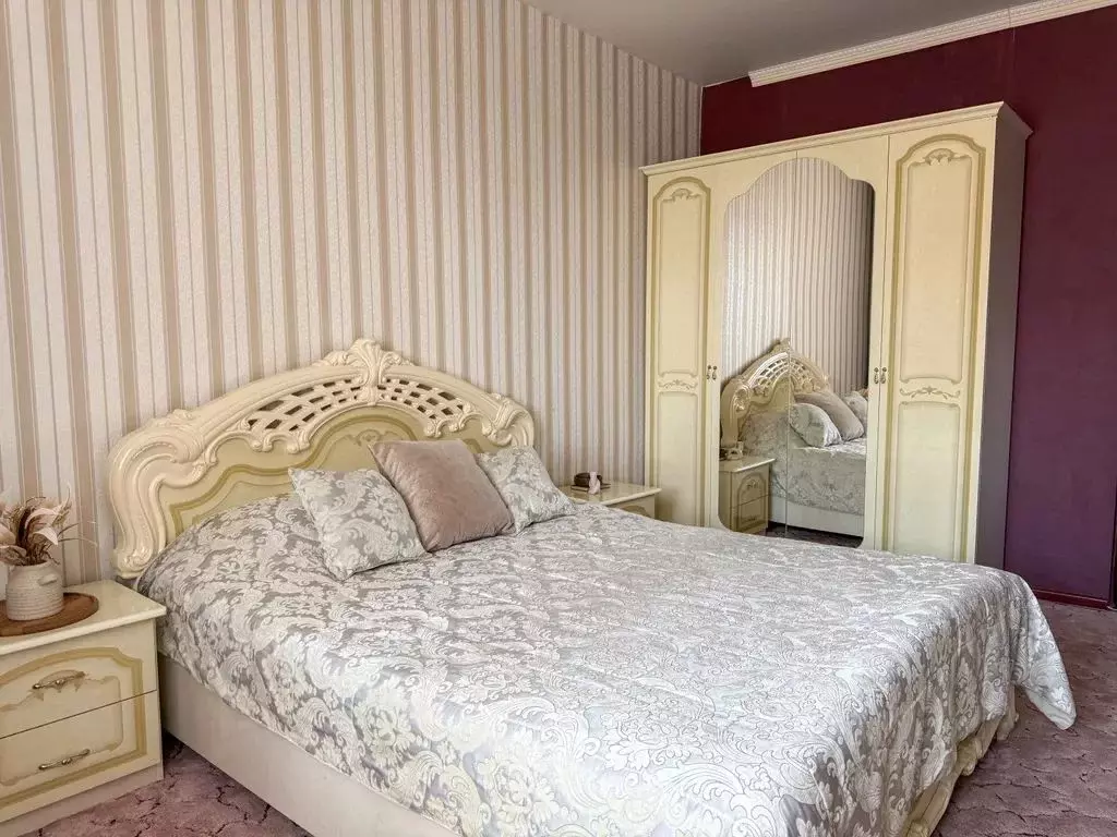 3-к кв. Тульская область, Тула ш. Калужское, 1 (80.0 м) - Фото 0