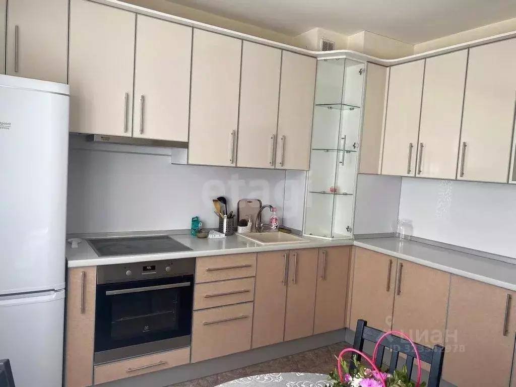 3-к кв. Омская область, Омск просп. Королева, 24к1 (83.4 м) - Фото 1