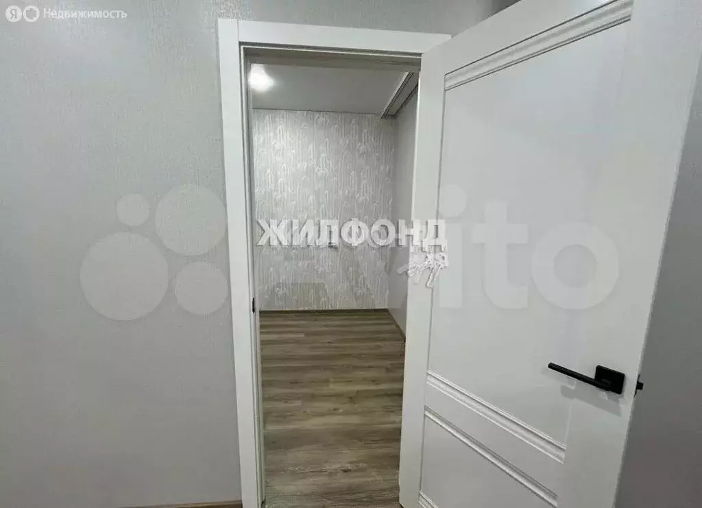 2-комнатная квартира: Абакан, улица Генерала Тихонова, 8 (37 м) - Фото 1