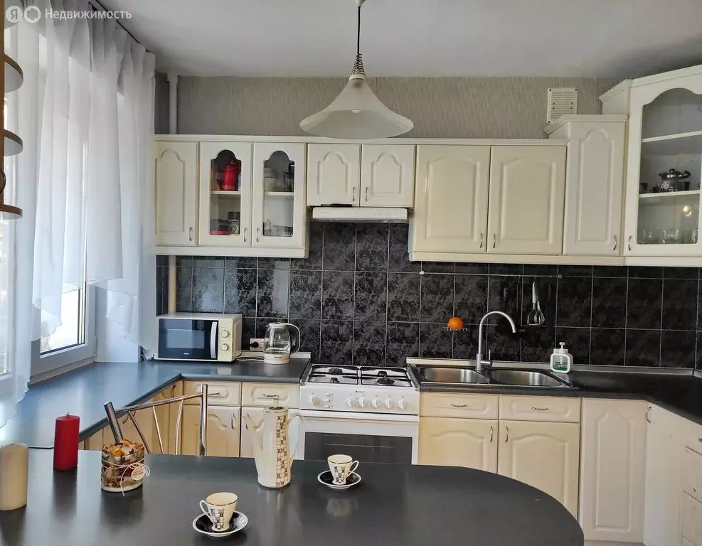 3-комнатная квартира: Саратов, Советская улица, 64/70 (66 м) - Фото 0