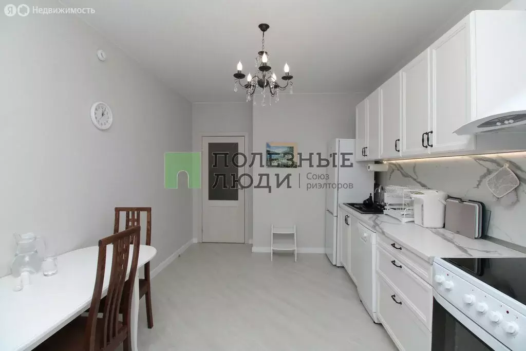 2-комнатная квартира: Красноярск, улица Академгородок, 70 (61.5 м) - Фото 0