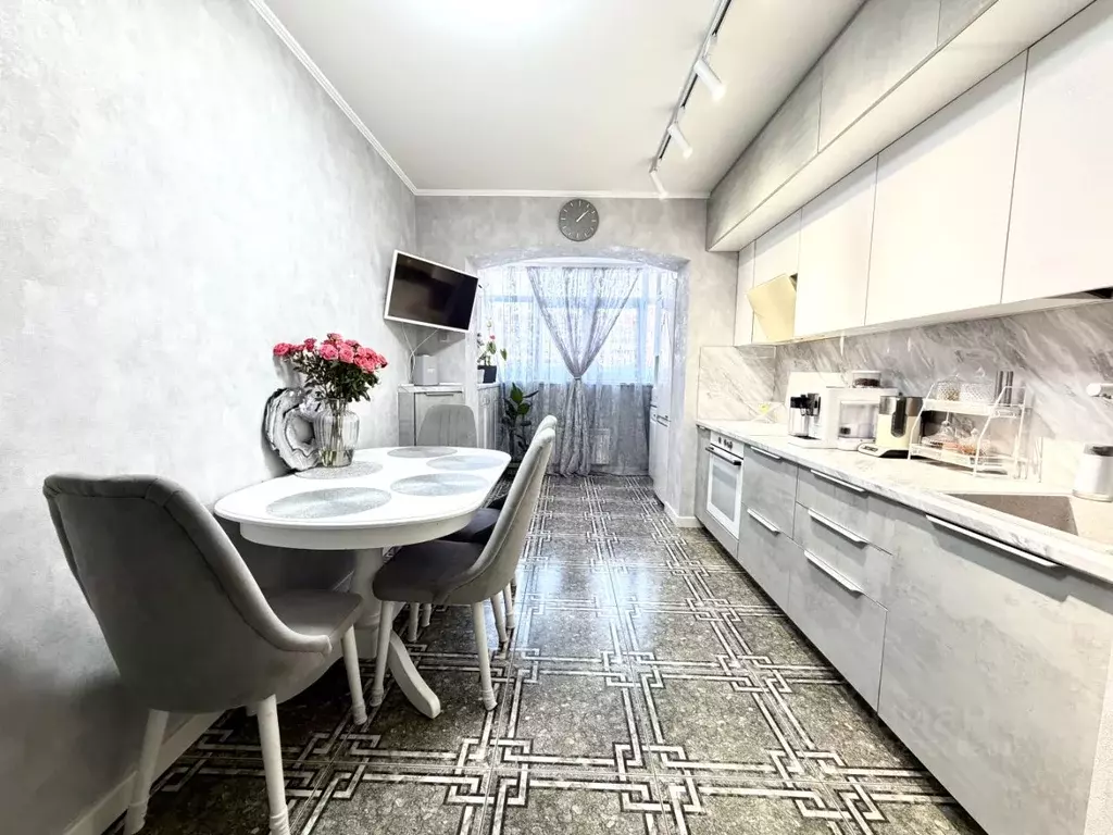 3-к кв. Нижегородская область, Нижний Новгород ул. Челюскинцев, 27 ... - Фото 1