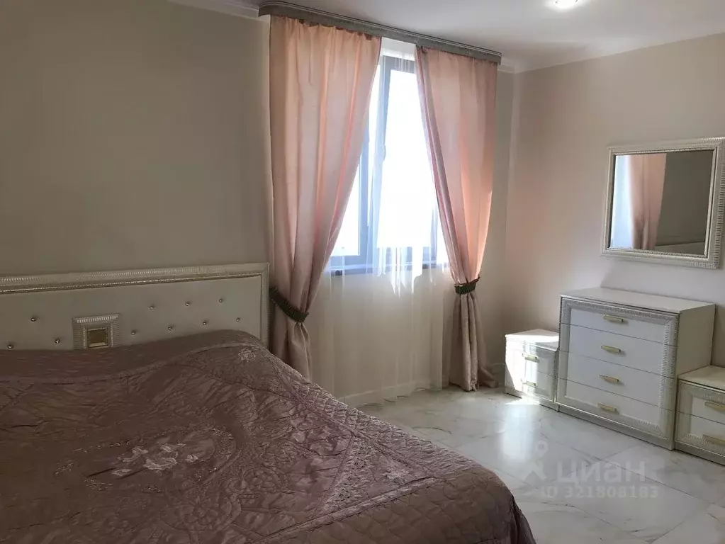 Дом в Севастополь с. Орлиное, ул. Интернациональная, 35 (210 м) - Фото 0