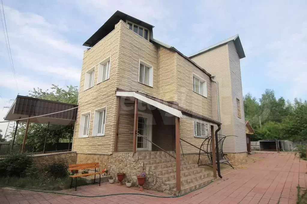 Дом 182,9 м на участке 9,9 сот. - Фото 0