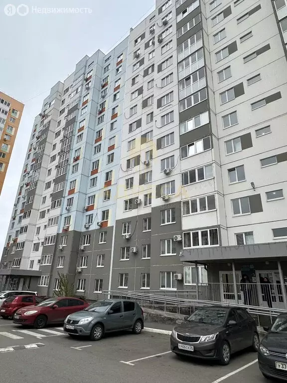 2-комнатная квартира: Оренбург, улица Братьев Хусаиновых, 8 (59.6 м) - Фото 1