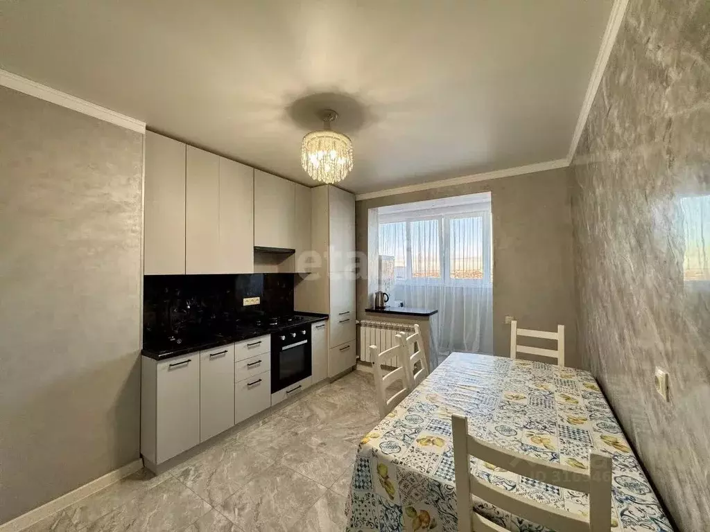 3-к кв. Карачаево-Черкесия, Черкесск ул. Космонавтов, 80 (68.4 м) - Фото 0